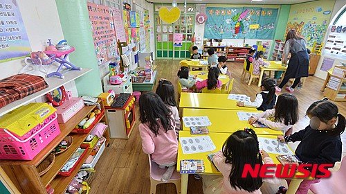 ▲사립 유치원 비리로 '유치원 대란'의 조짐이 보이자 정부가 3기 신도시에는 유치원을 모두 국공립으로 설치하기로 했다.