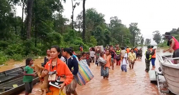 ▲라오스 세피안·세남노이 댐 사고 이재민들.