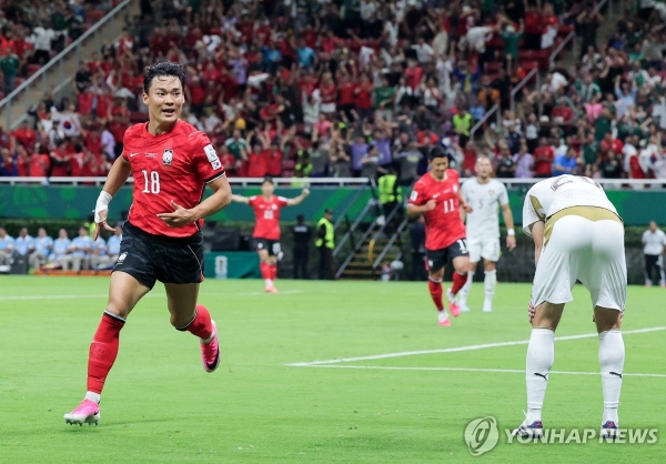 11일(현지시간) 멕시코 사포판 과달라하라 스타디움에서 열린 2026 북중미 월드컵 A조 1차전 한국과 체코의 경기에서 오현규가 역전골을 터뜨린 후 기뻐하고 있다. <br>