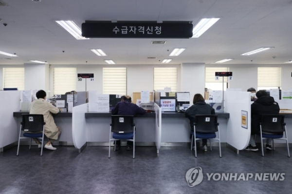혼자서 '실업급여 4500만원’ 탄 외국인…같은 회사 14번 '들락날락'